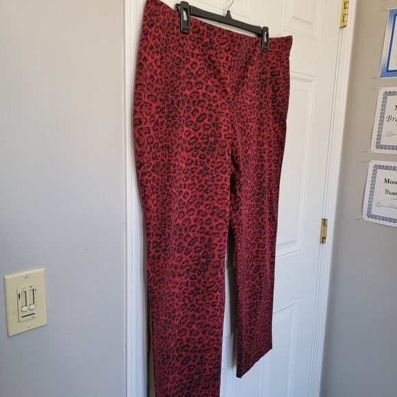 Talbots Dark Red Signature Cropped Side Zip Leopard Print Pants Size 16 - Picture 3 of 11